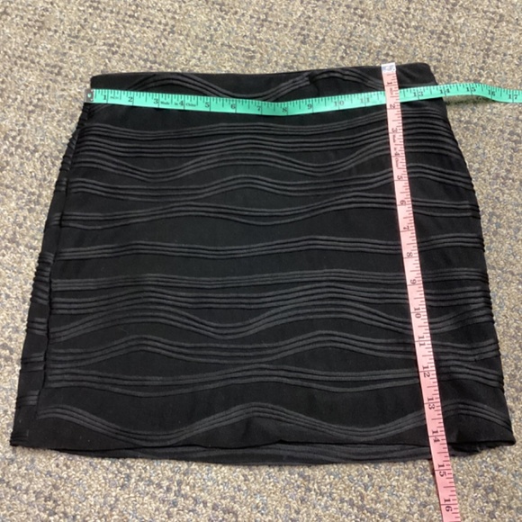 Heart Soul Black Stretch Ribbed Wavy Designed Skirt * Small - Picture 2 of 8